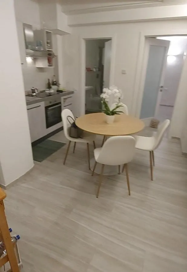 Acropolis Apartment Viareggio 0*,